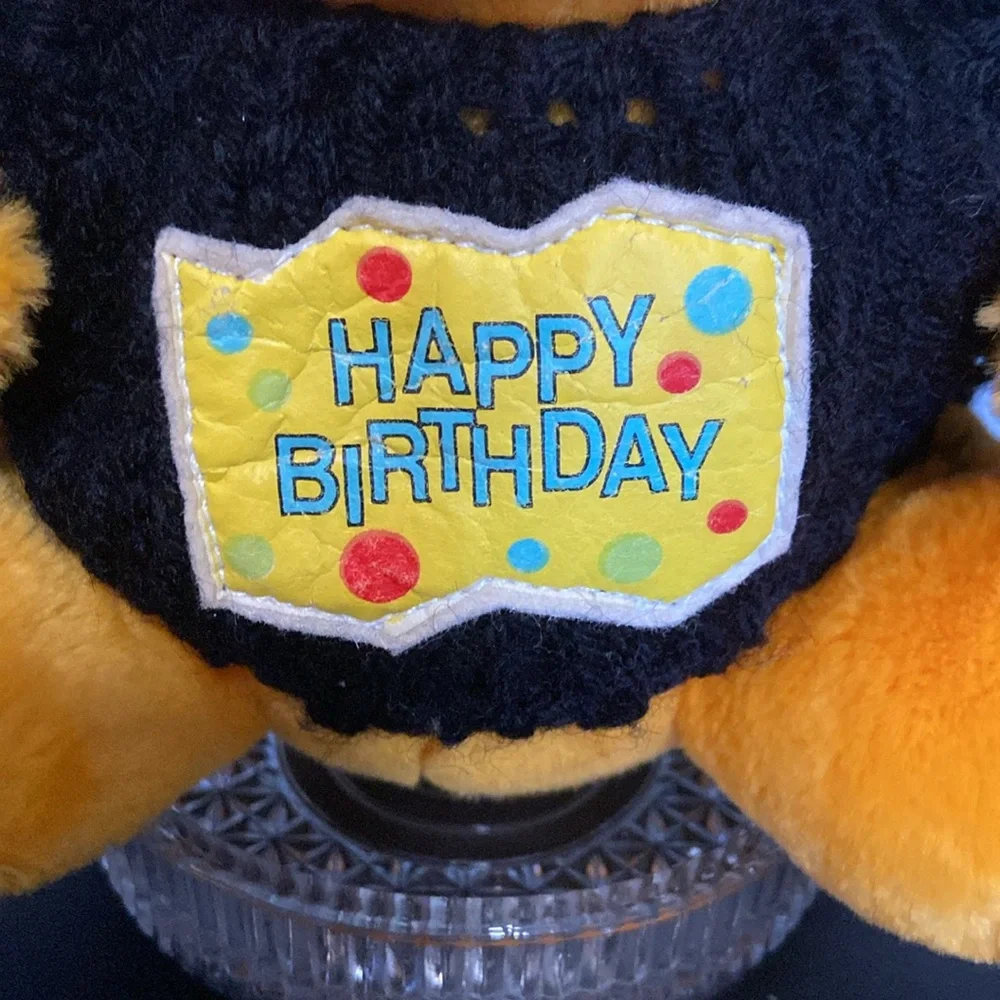 Vintage Garfield Happy Birthday Plush Toy - Orange and Black - Picture 2 of 16